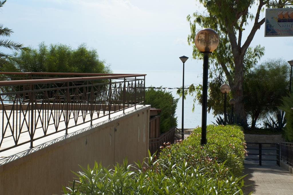 Sunrise Arches Apartments Лімасол Номер фото