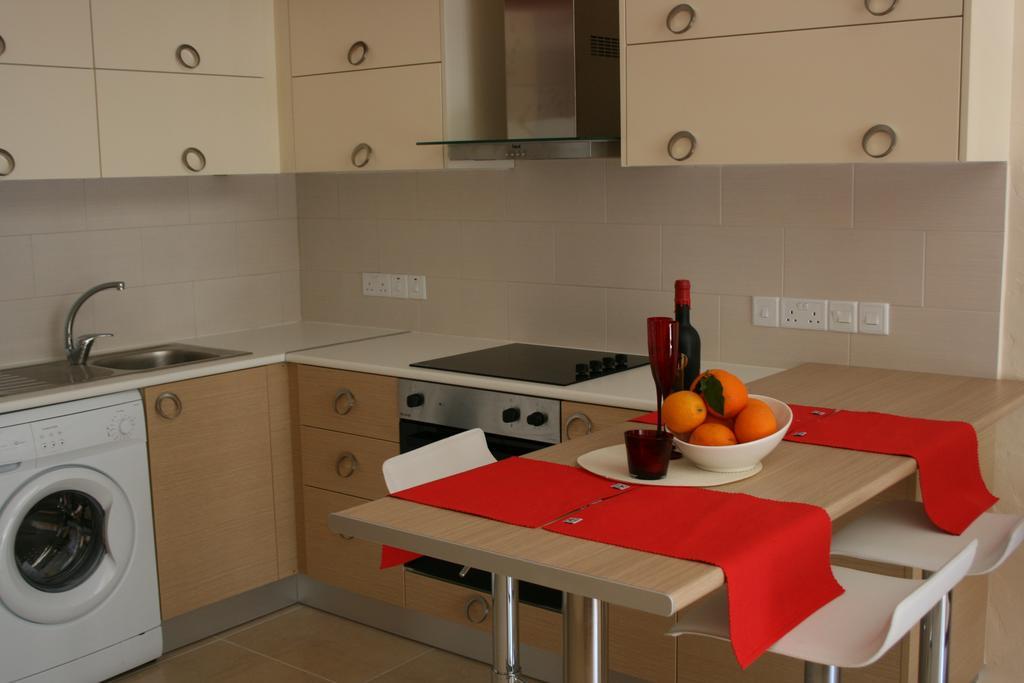Sunrise Arches Apartments Лімасол Номер фото