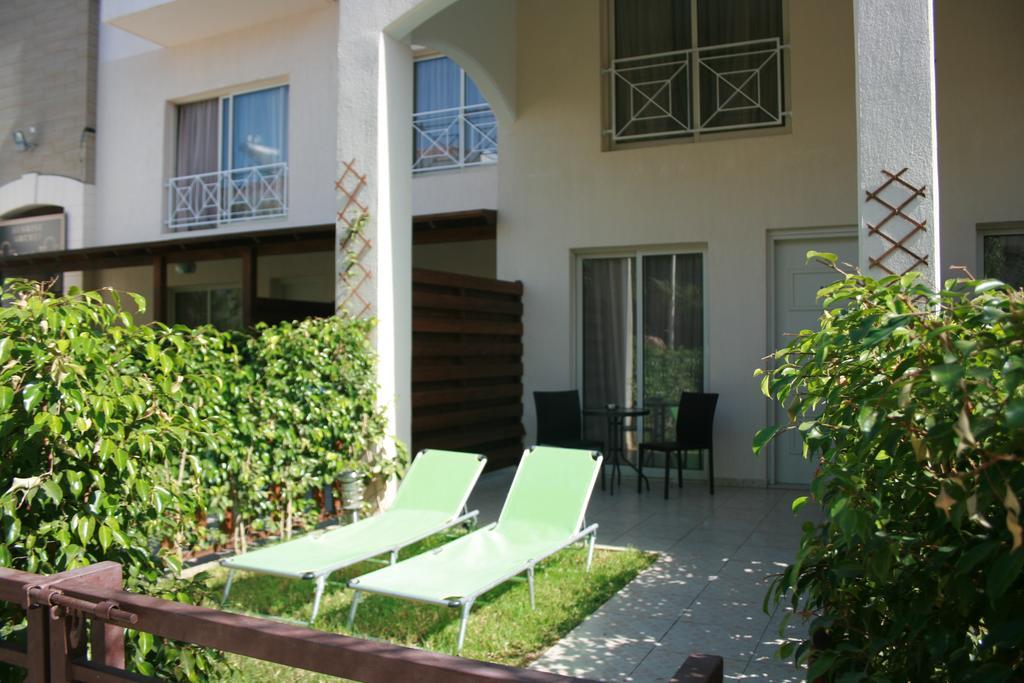 Sunrise Arches Apartments Лімасол Номер фото