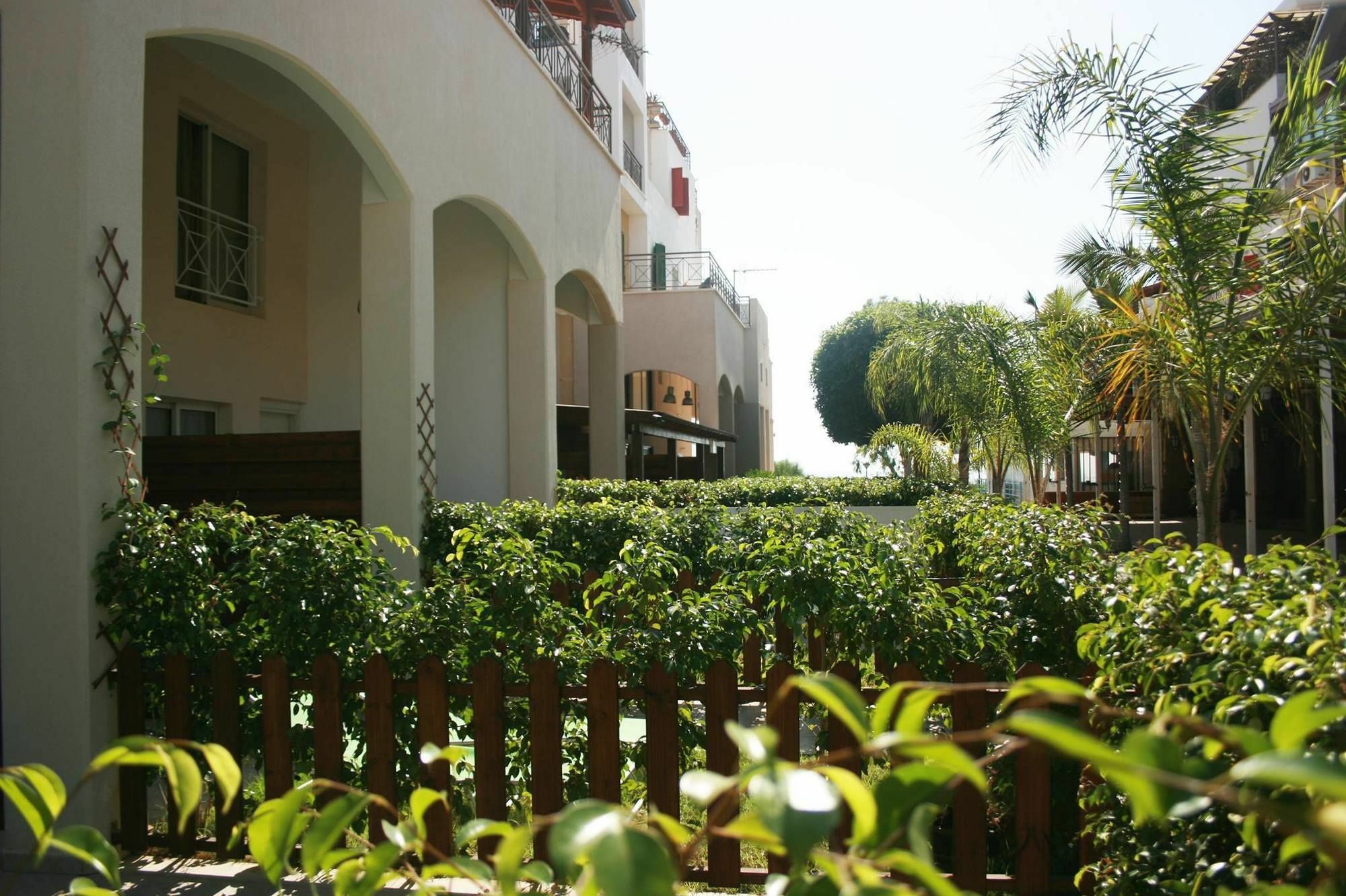 Sunrise Arches Apartments Лімасол Екстер'єр фото